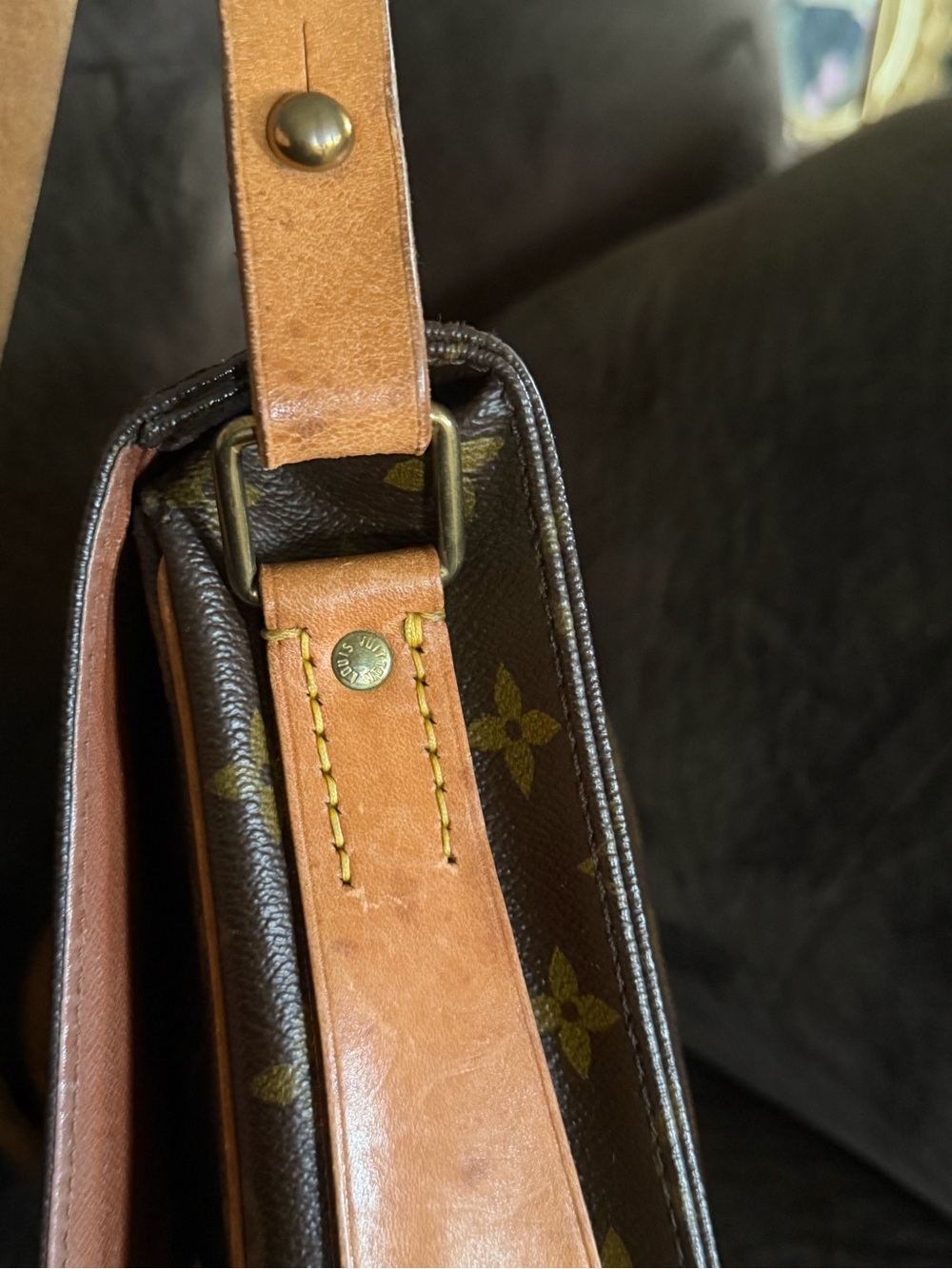 Louis Vuitton Monogram MM Cartouchiere Shoulder/Crossbody Bag.
Date Code: 881SL - Picture 10 of 12